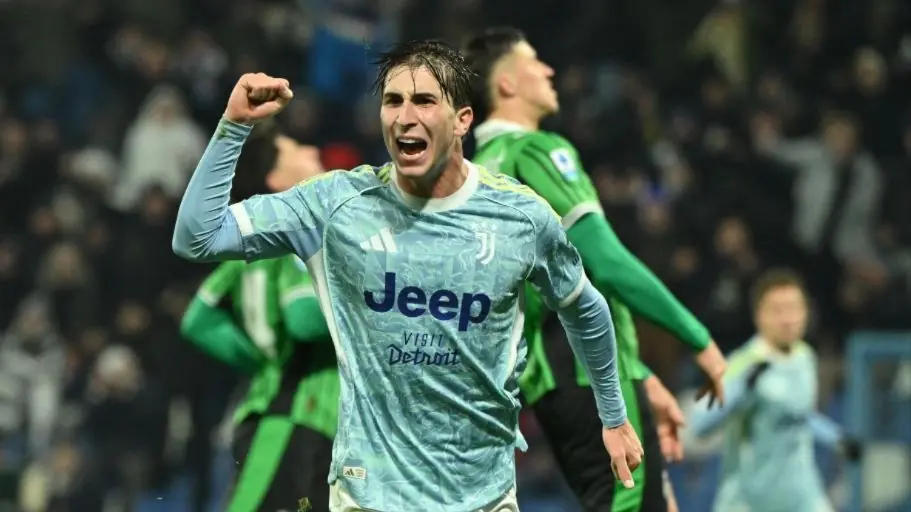 Juventus và AS Roma cạnh tranh quyết liệt